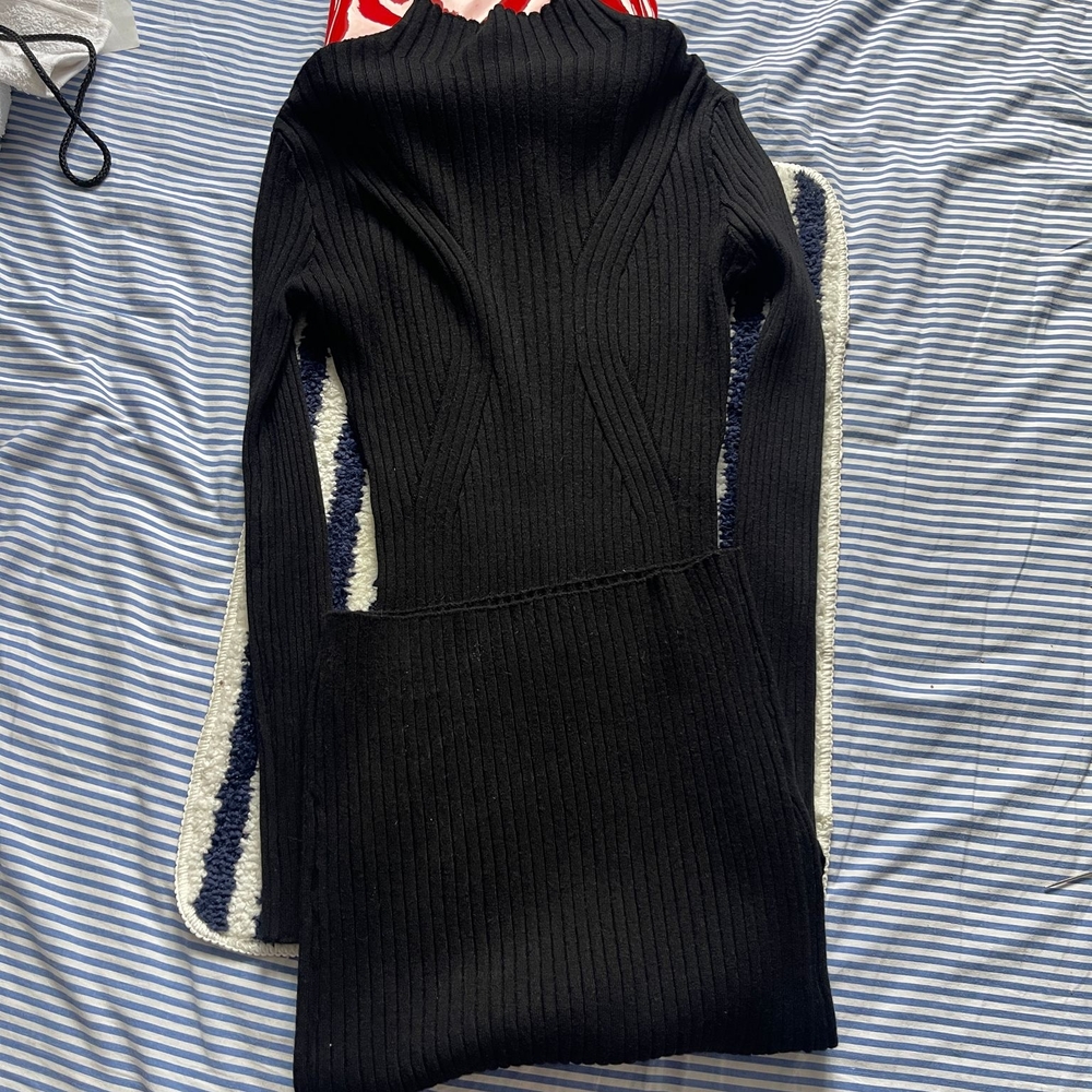 Elegant Black Ribbed Knit Dress